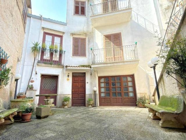 Villa Indipendente in vendita a Palazzo Adriano, Sicilia