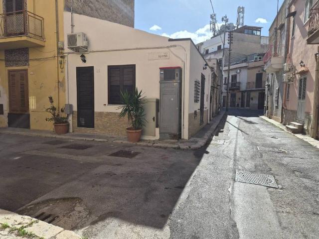 Villa Indipendente in vendita a Partanna, Palermo