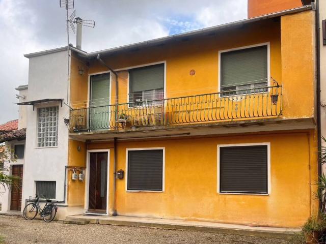 Villa Indipendente in vendita a Palestro, Pavia