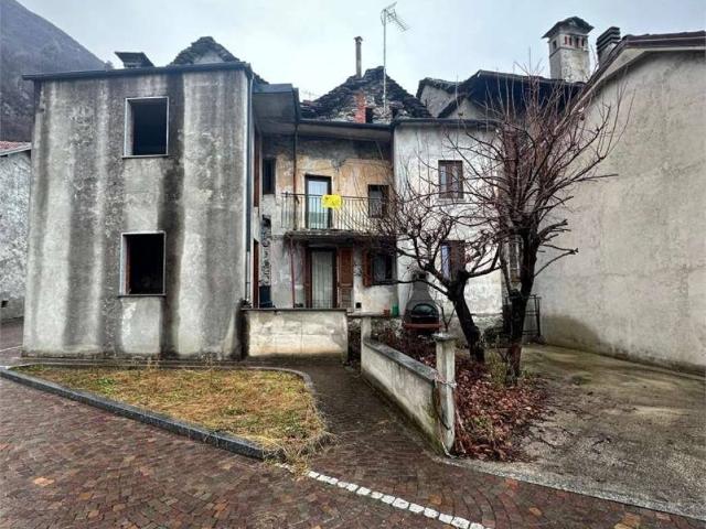 Villa Indipendente in vendita a Bannio Anzino, Piemonte