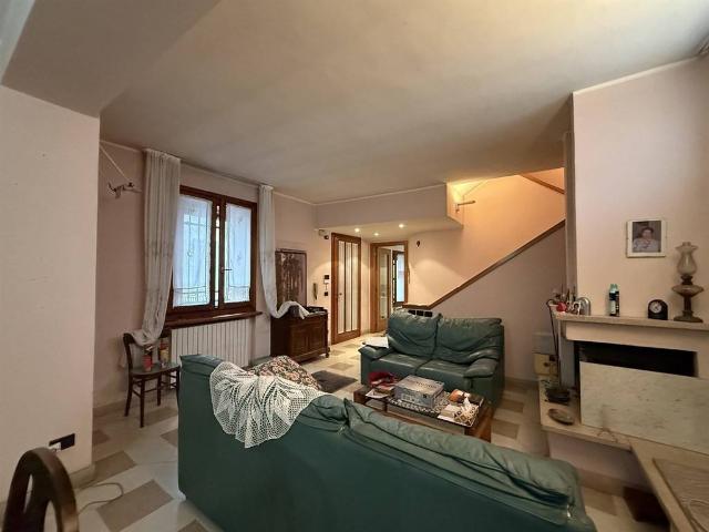 Villa Indipendente in vendita a Palosco, Lombardia
