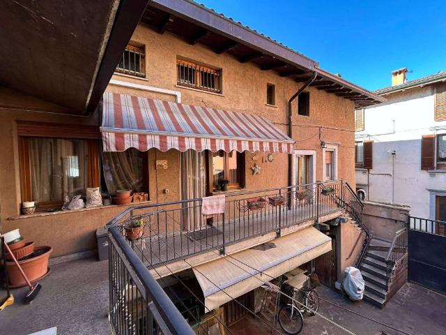 Villa Indipendente in vendita a Palosco, Lombardia