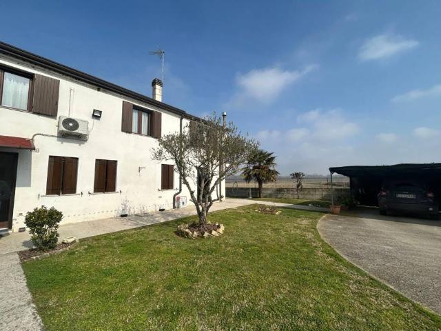 Villa Indipendente in vendita a Papozze, Veneto