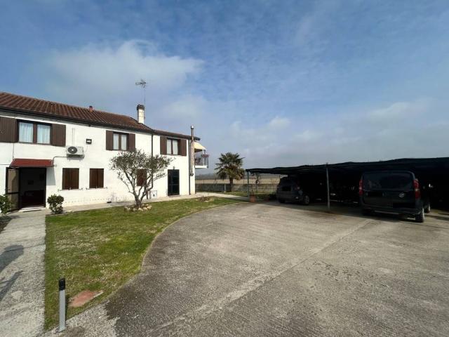 Villa Indipendente in vendita a Papozze, Veneto