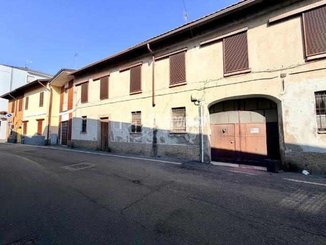 Villa Indipendente in vendita a Parabiago, Lombardia