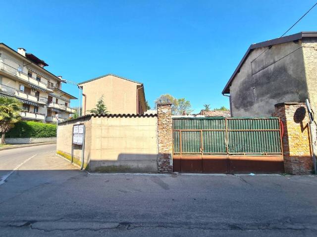 Villa Indipendente in vendita a Parabiago, Lombardia