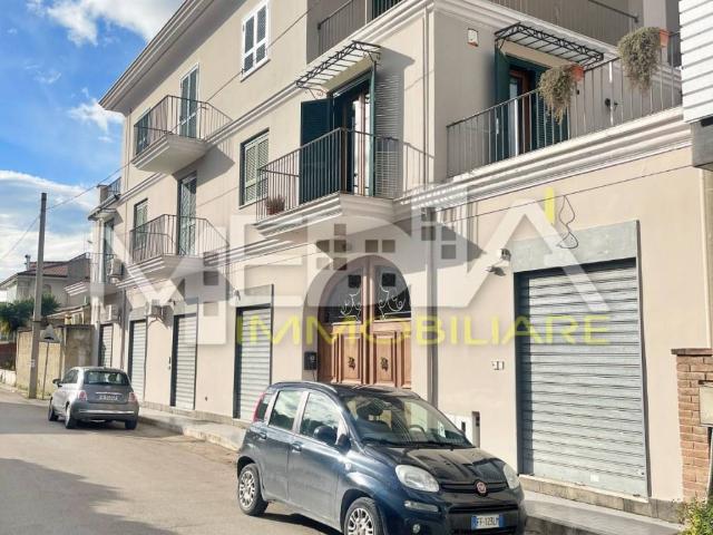 Villa Indipendente in vendita a Parete, Campania