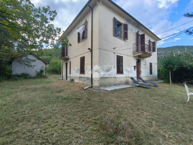 Villa Indipendente in vendita a Pareto, Alessandria