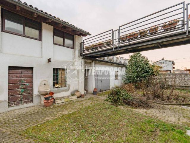 Villa Indipendente in vendita a Parona, Lombardia
