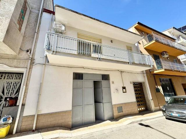 Villa Indipendente in vendita a Partinico, Sicilia