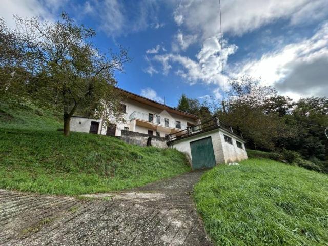Villa Indipendente in vendita a Parzanica, Lombardia