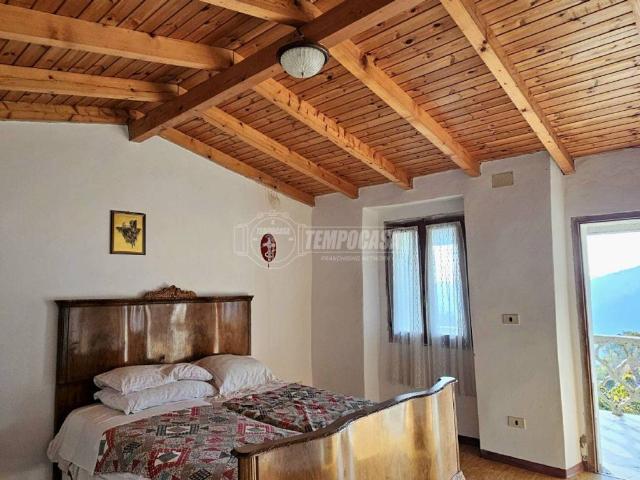 Villa Indipendente in vendita a Parzanica, Lombardia