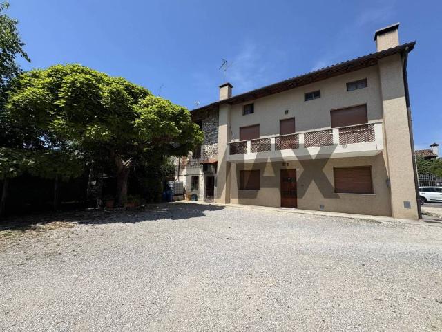 Villa Indipendente in vendita a Pasian Di Prato, Friuli-Venezia Giulia