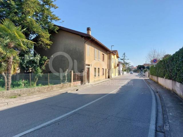 Villa Indipendente in vendita a Pasian Di Prato, Friuli-Venezia Giulia
