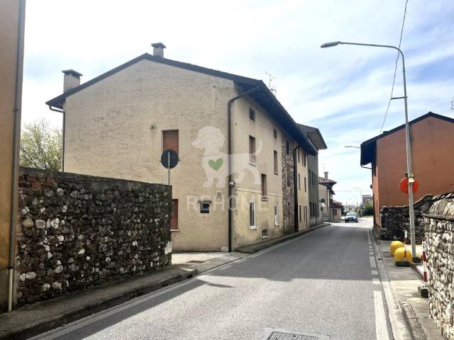 Villa Indipendente in vendita a Pasian Di Prato, Friuli-Venezia Giulia