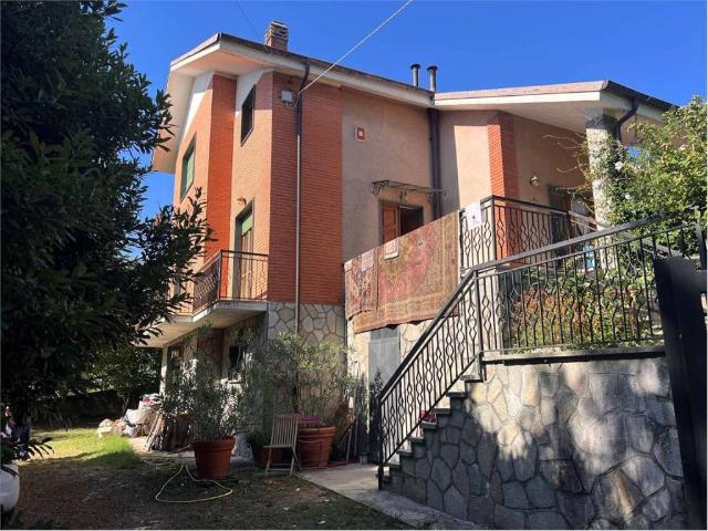 Villa Indipendente in vendita a Piemonte, Asti