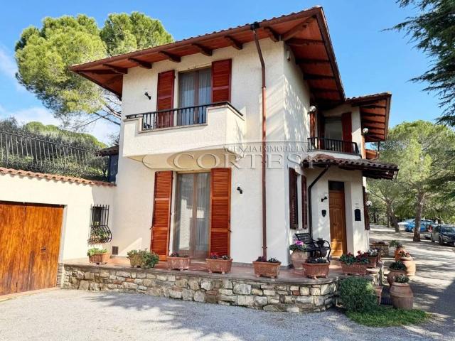 Villa Indipendente in vendita a Cerqueto, Passignano Sul Trasimeno