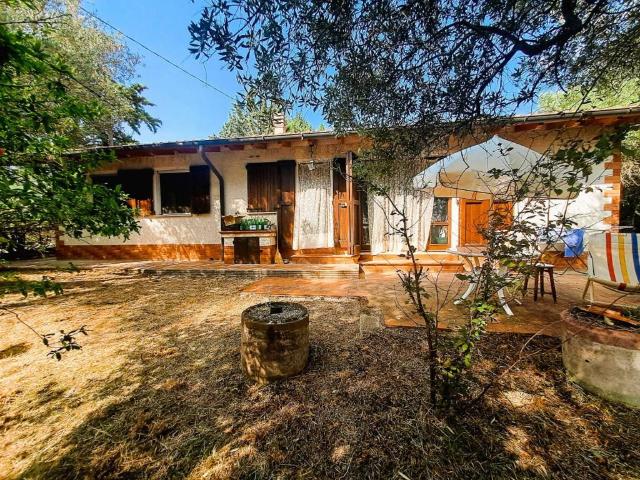 Villa Indipendente in vendita a Passignano Sul Trasimeno, Umbria