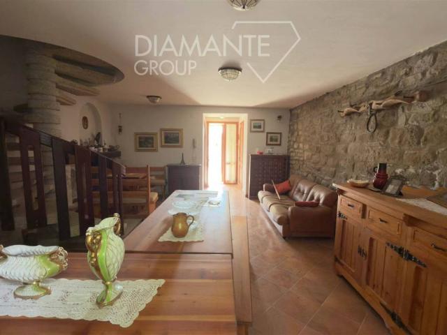 Villa Indipendente in vendita a Passignano Sul Trasimeno, Umbria