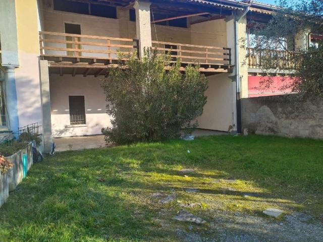 Villa Indipendente in vendita a Passirano, Lombardia