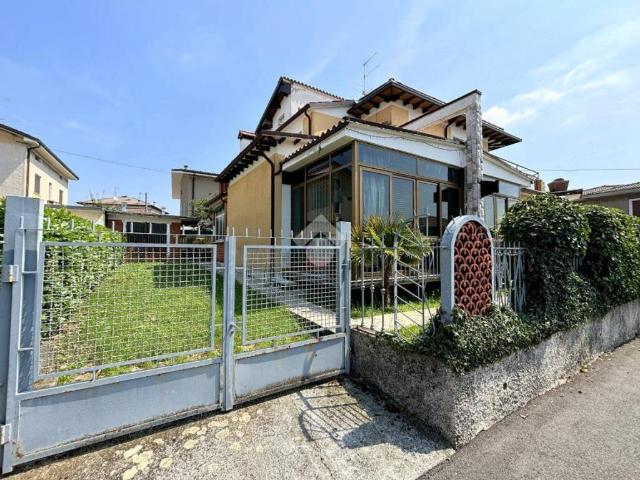 Villa Indipendente in vendita a Passirano, Lombardia