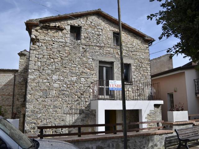 Villa Indipendente in vendita a Pastena, Lazio
