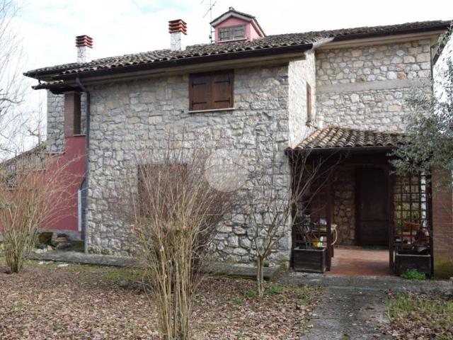 Villa Indipendente in vendita a Pastena, Lazio
