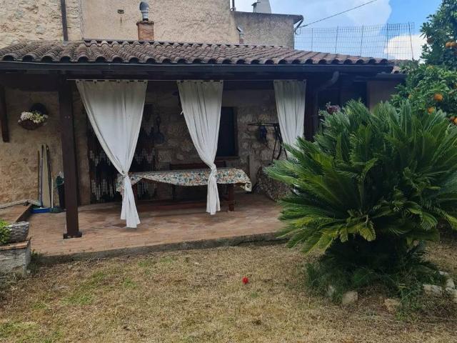 Villa Indipendente in vendita a Pastena, Lazio