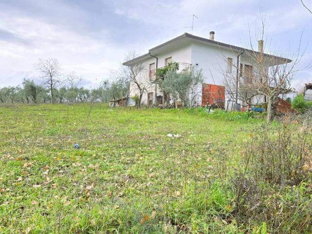 Villa Indipendente in vendita a Paternopoli, Campania