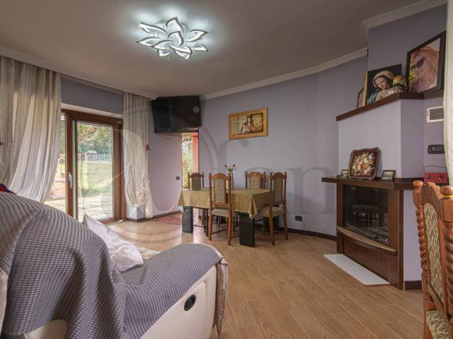 Villa Indipendente in vendita a Patrica, Lazio