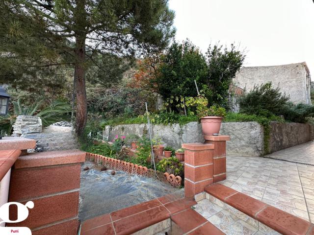 Villa Indipendente in vendita a Patti, Sicilia
