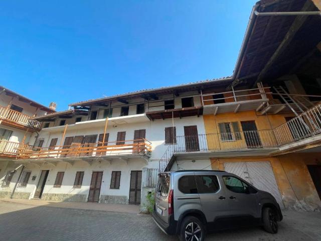 Villa Indipendente in vendita a Dossi San Bernardo, Pavone Canavese