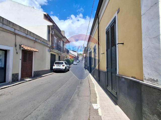 Villa Indipendente in vendita a Pedara, Sicilia