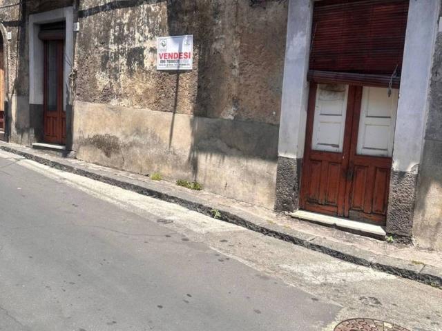 Villa Indipendente in vendita a Pedara, Sicilia
