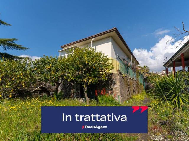 Villa Indipendente in vendita a Pedara, Sicilia
