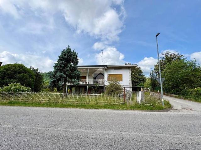 Villa Indipendente in vendita a Follina, Veneto