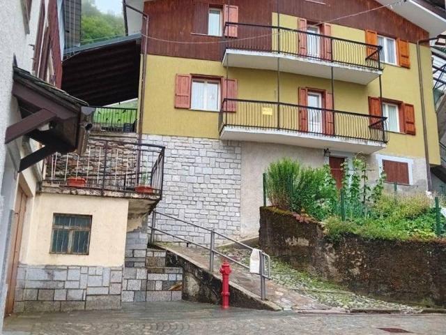 Villa Indipendente in vendita a Pedesina, Lombardia