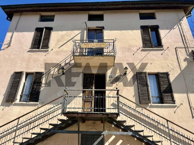 Villa Indipendente in vendita a Besozzola Chiesa, Pellegrino Parmense
