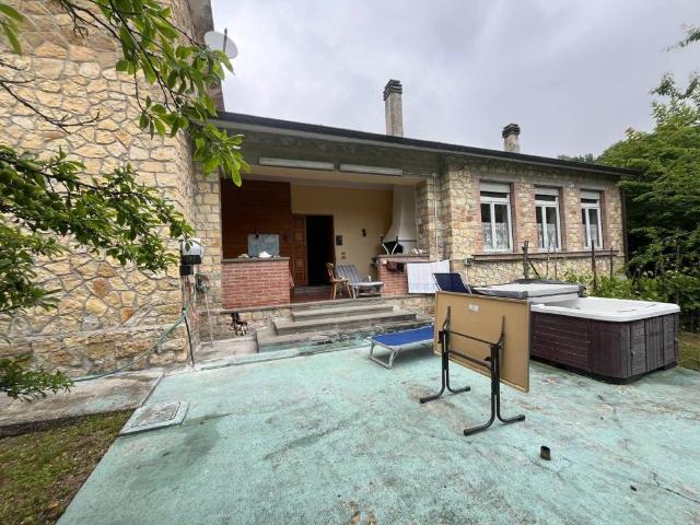 Villa Indipendente in vendita a Iggio, Reggio Emilia