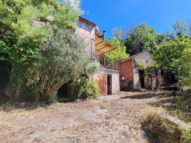 Villa Indipendente in vendita a Pellezzano, Salerno