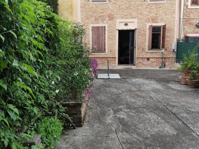Villa Indipendente in vendita a Piemonte, Asti