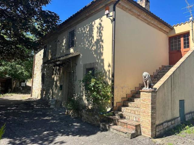 Villa Indipendente in vendita a Penne, Abruzzo