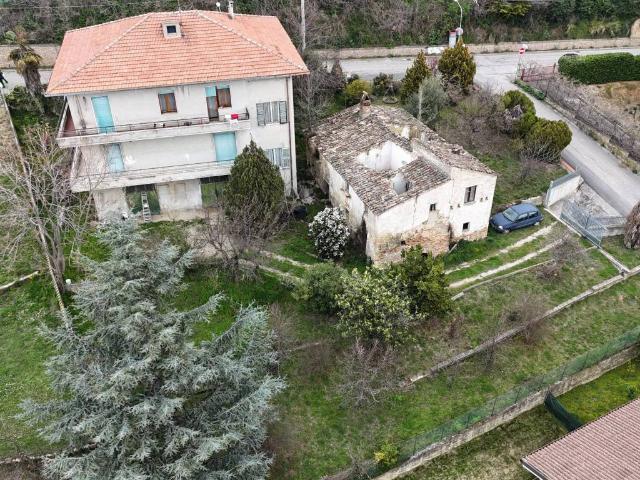 Villa Indipendente in vendita a Penne, Abruzzo