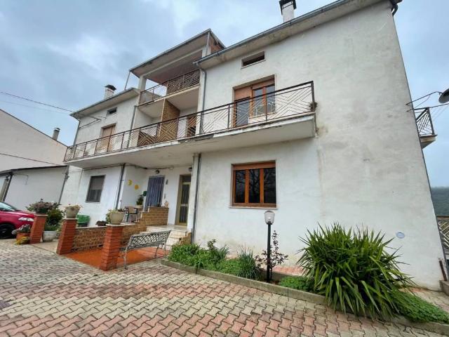 Villa Indipendente in vendita a Perano, Abruzzo