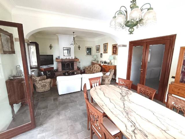 Villa Indipendente in vendita a Pereto, Abruzzo