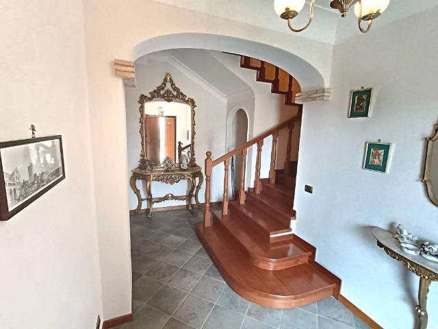 Villa Indipendente in vendita a Pereto, Abruzzo