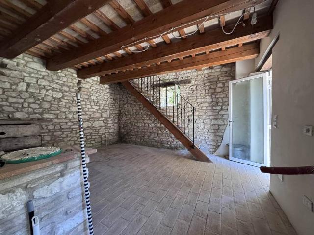 Villa Indipendente in vendita a Marche, Pesaro E Urbino