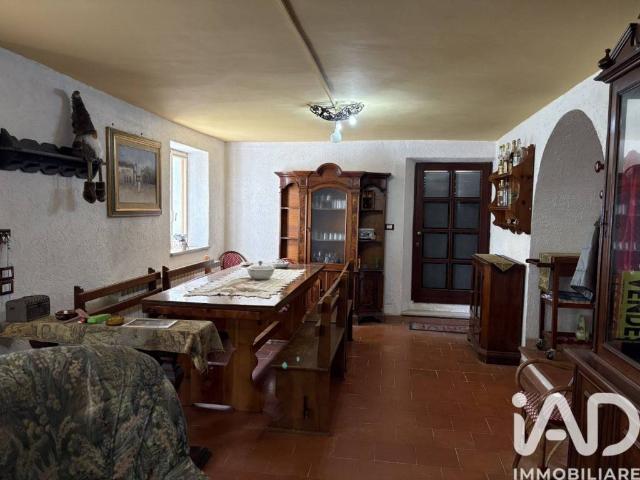 Villa Indipendente in vendita a Montevecchio, Marche