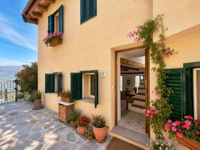Villa Indipendente in vendita a Perinaldo, Liguria