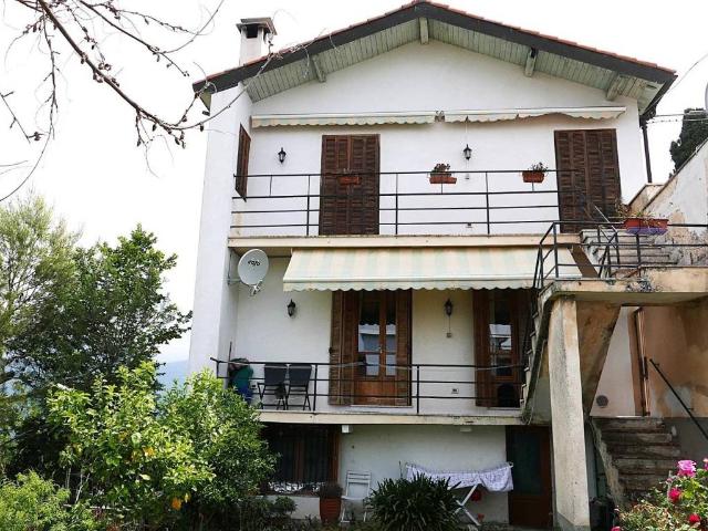 Villa Indipendente in vendita a Perinaldo, Liguria